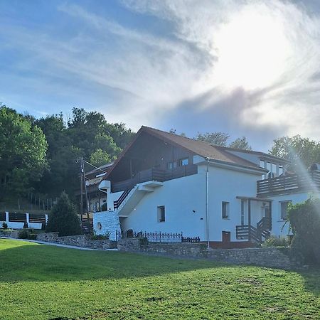 Holling Apartman Fertőboz Exterior foto